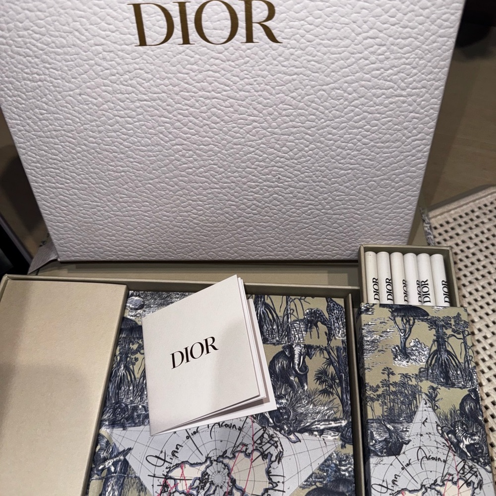 Dior Elegant Stationery Set in Blue and Cream